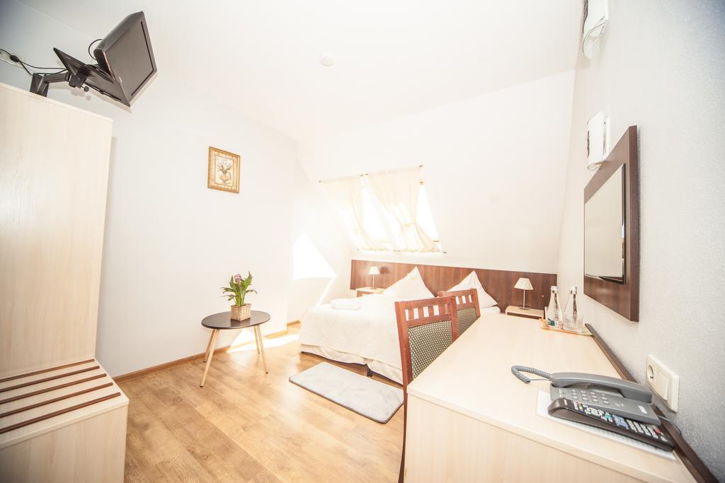 Hotel Ada Wiekszyce Екстер'єр фото