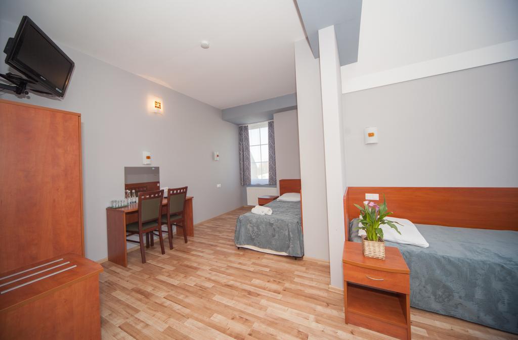 Hotel Ada Wiekszyce Екстер'єр фото