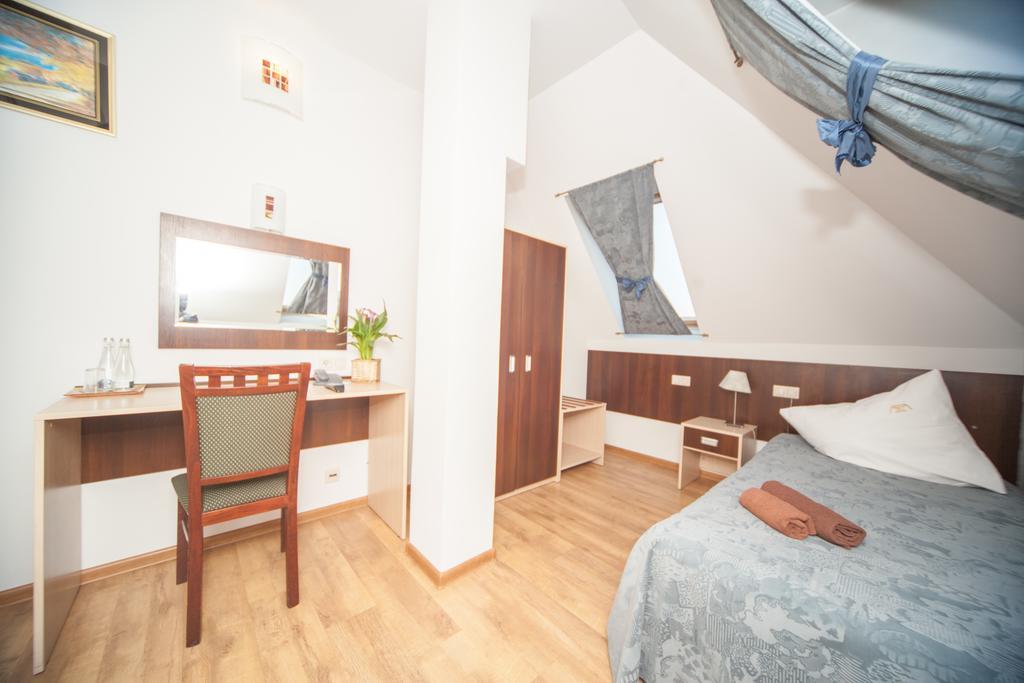 Hotel Ada Wiekszyce Екстер'єр фото