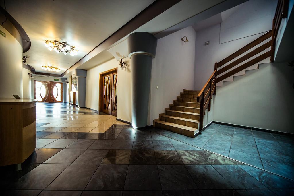 Hotel Ada Wiekszyce Екстер'єр фото